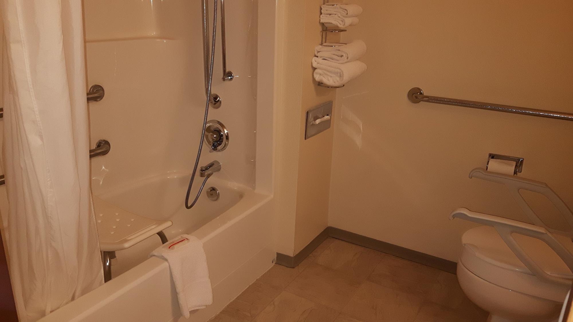 Super 8 By Wyndham Moose Jaw Sk Hotel Ngoại thất bức ảnh