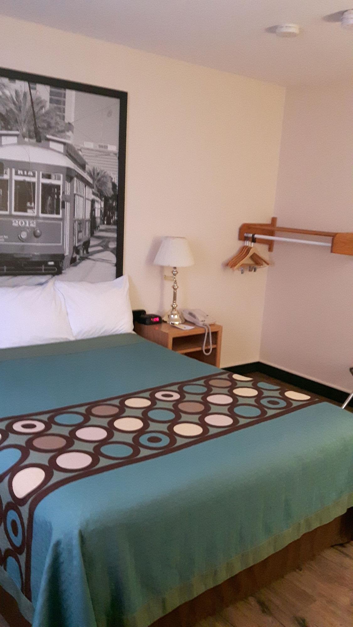 Super 8 By Wyndham Moose Jaw Sk Hotel Ngoại thất bức ảnh