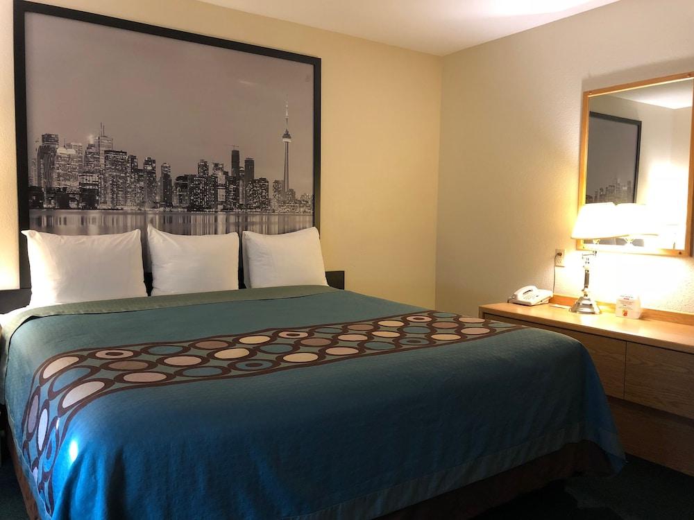 Super 8 By Wyndham Moose Jaw Sk Hotel Ngoại thất bức ảnh