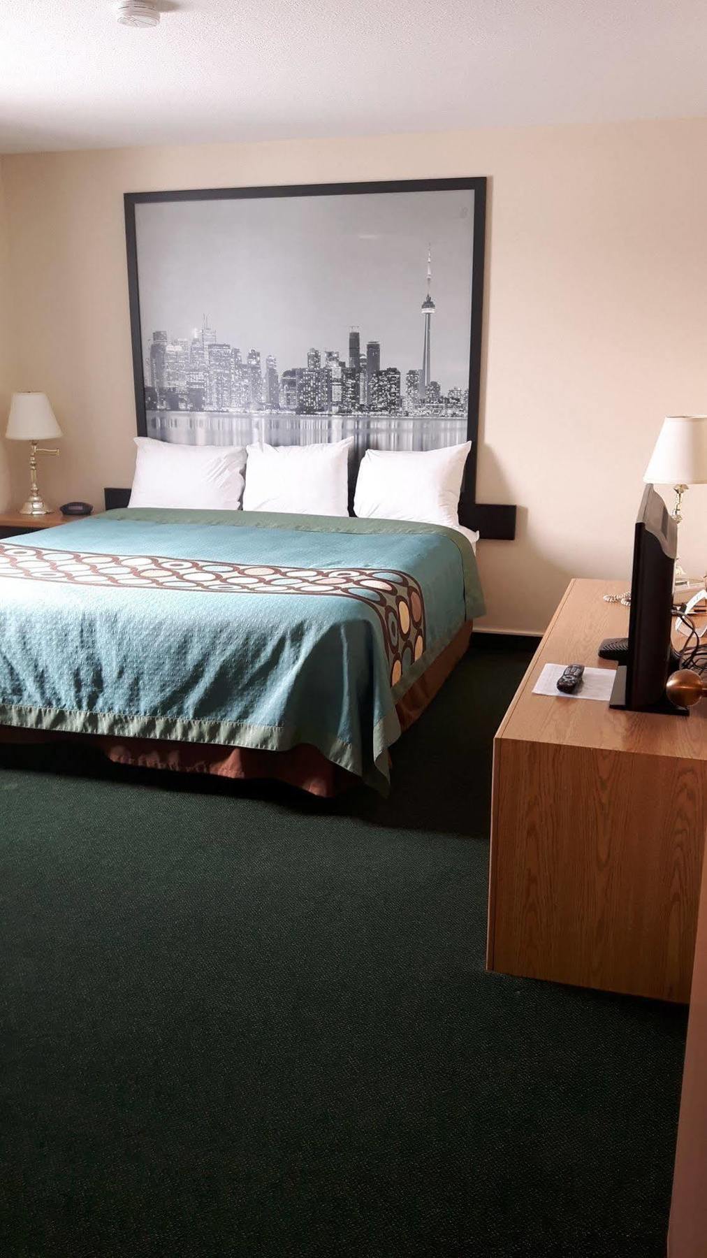 Super 8 By Wyndham Moose Jaw Sk Hotel Ngoại thất bức ảnh
